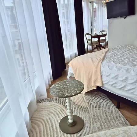 Celeste Premium Amazing View Train Station Apartman *