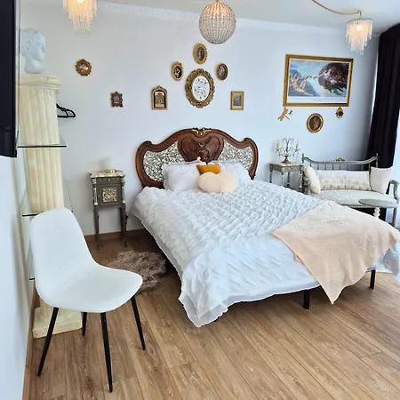 Apartman Celeste Premium Amazing View Train Station *