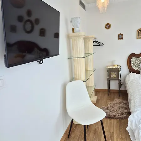 Celeste Premium Amazing View Train Station Apartment *