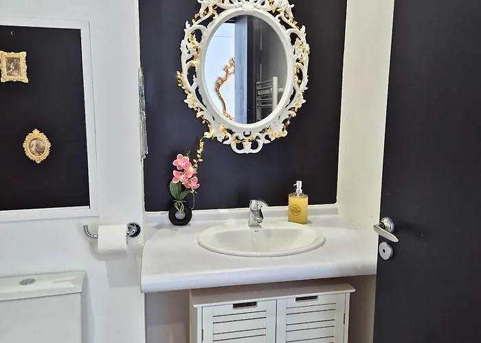 Celeste Premium Amazing View Train Station Appartement *