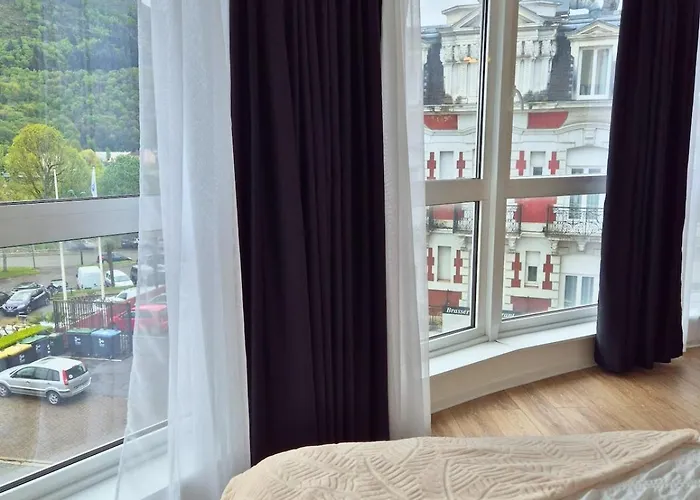 Celeste Premium Amazing View Train Station Appartement *